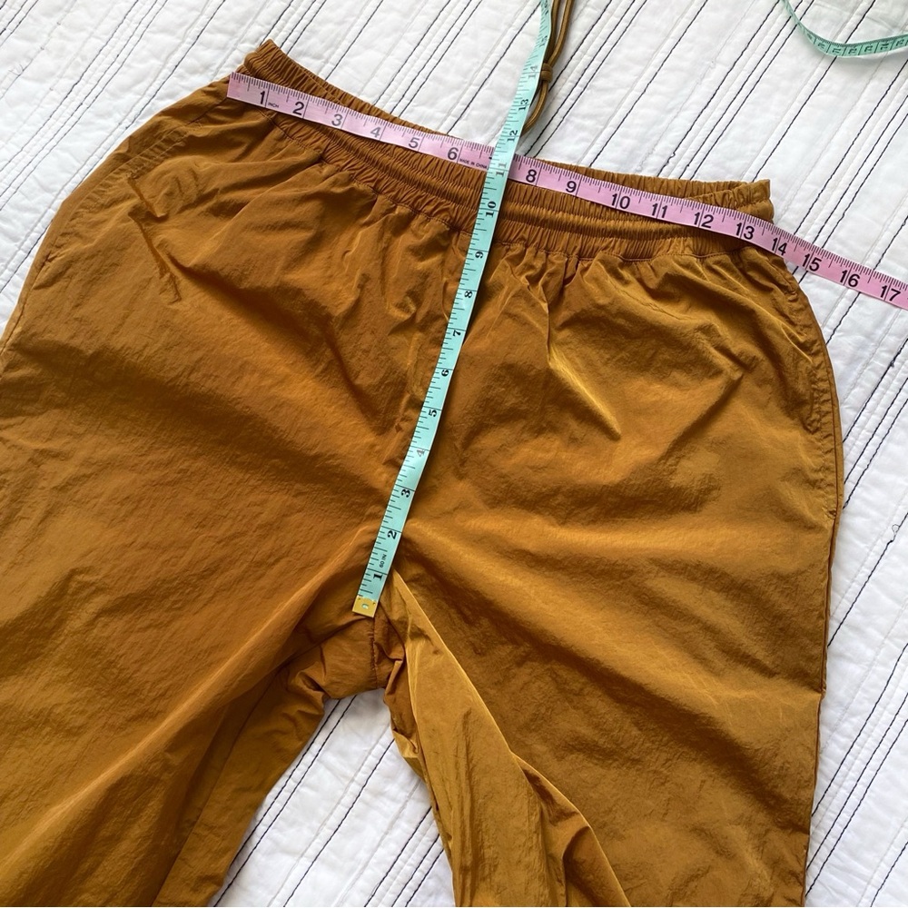 Good American Essential Track Gold Bronze Windbreaker Jogger Pant size 1 Small - Picture 10 of 12